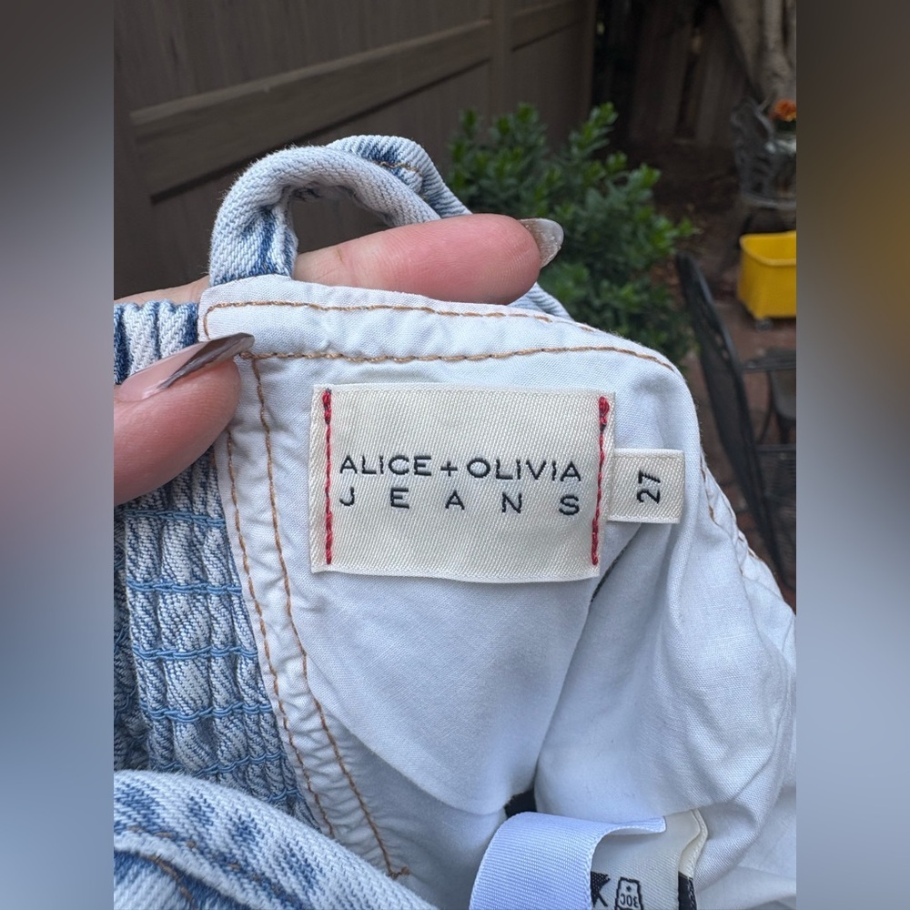 Alice + Olivia Gorgeous Flutter Sleeve Jumpsuit - Picture 9 of 10